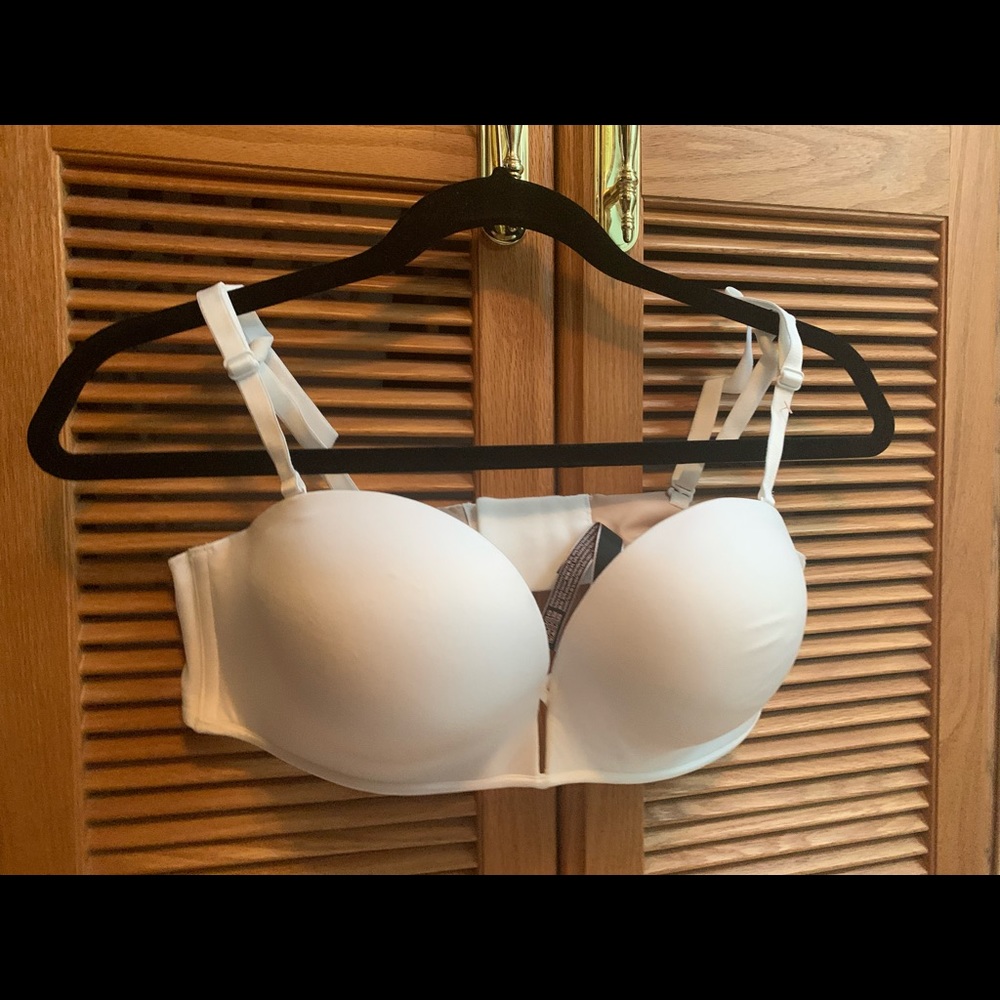 White Victoria’s Secret bombshell bra 38B